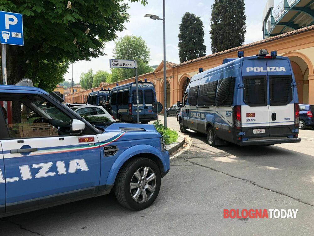 1 maggio presidio Polizia a Bologna (3)